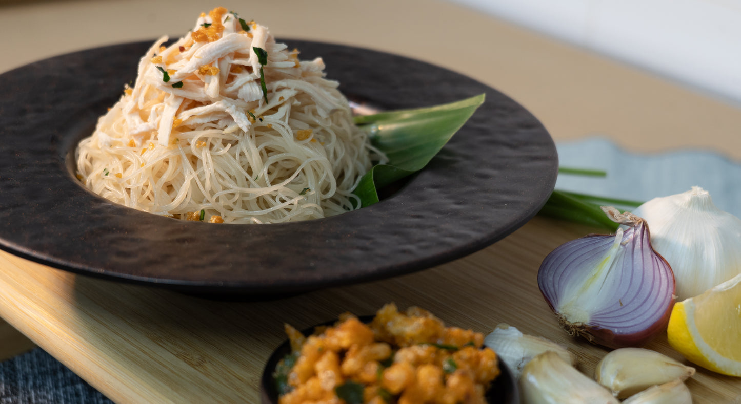 Bee hoon with shredded chicken